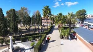 Partial view of the IES Cura Valera's yard.